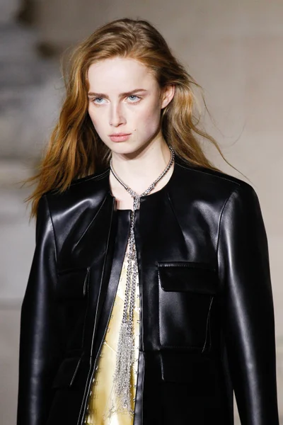 Look 1